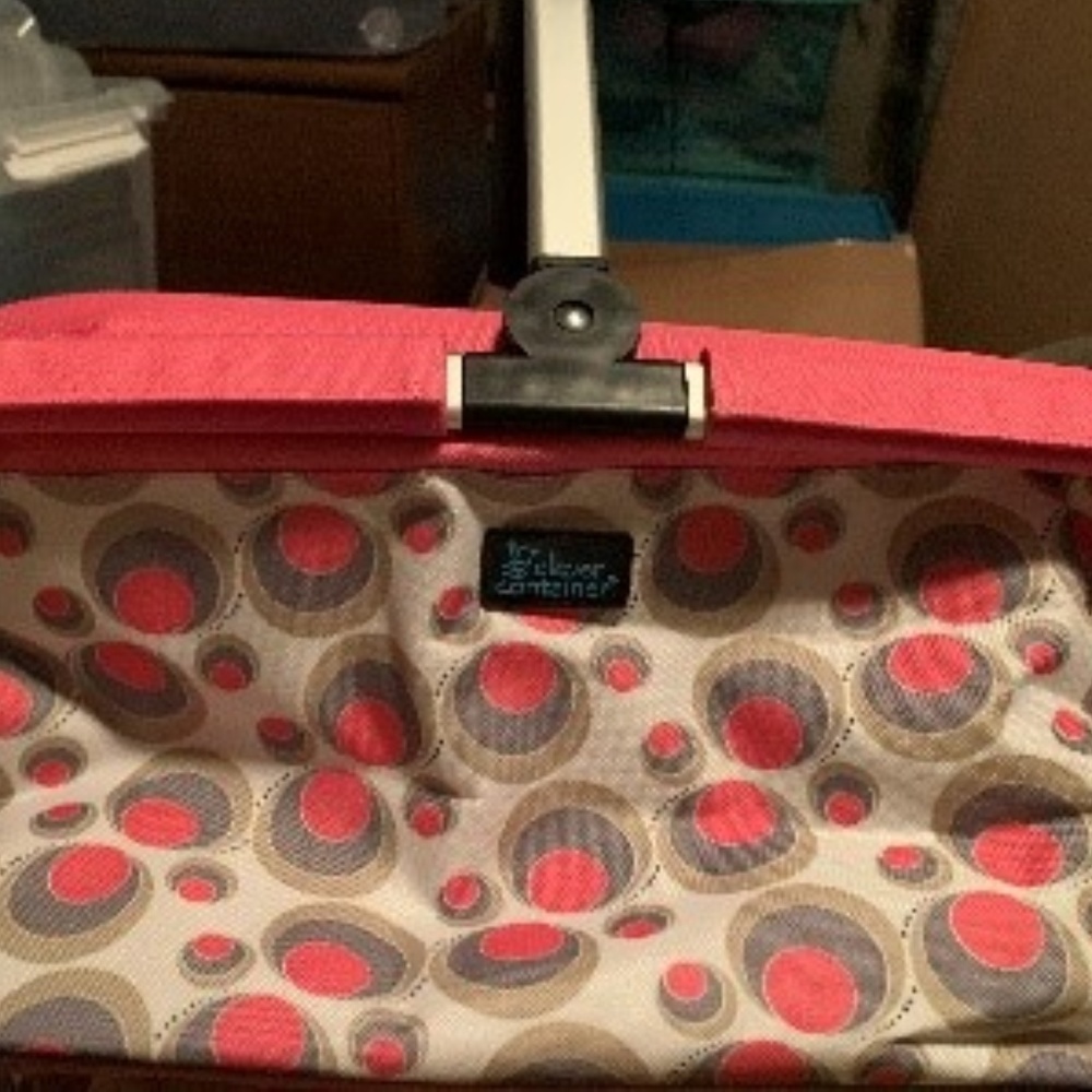 NWT Clever Container Insulated market basket
